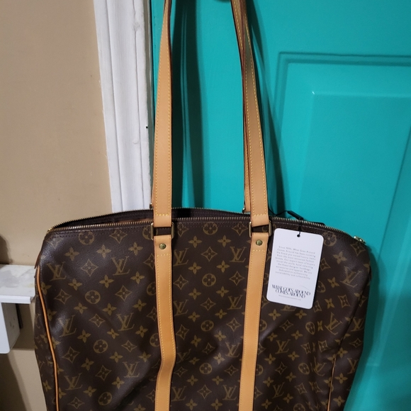 Louis Vuitton Handbag - Picture 3 of 16